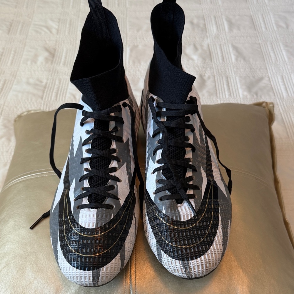 Men's Black and White Athletic High-Top Cleats